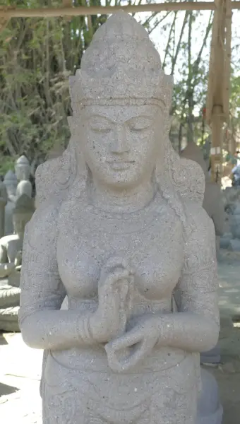 Product image 2 of the product “Standing Sri Dewi. Made from riverstone. Height 175cm ”